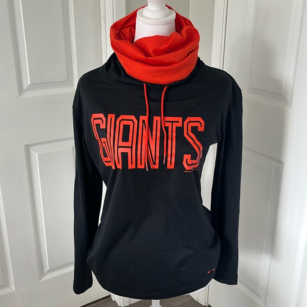⭐️✨3 for$20 ✨⭐️ Under armor San Francisco Giants, sweater size small